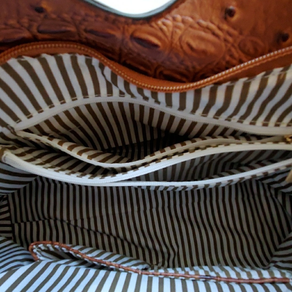 Large Satchel Ostrich Embossed Handbag/Wallet - Picture 5 of 8